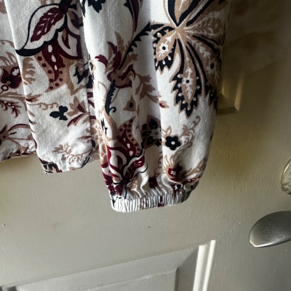 Women's  C&C California paisley, Mao collar, long  sleeves, blouse. Size S. - Picture 13 of 15